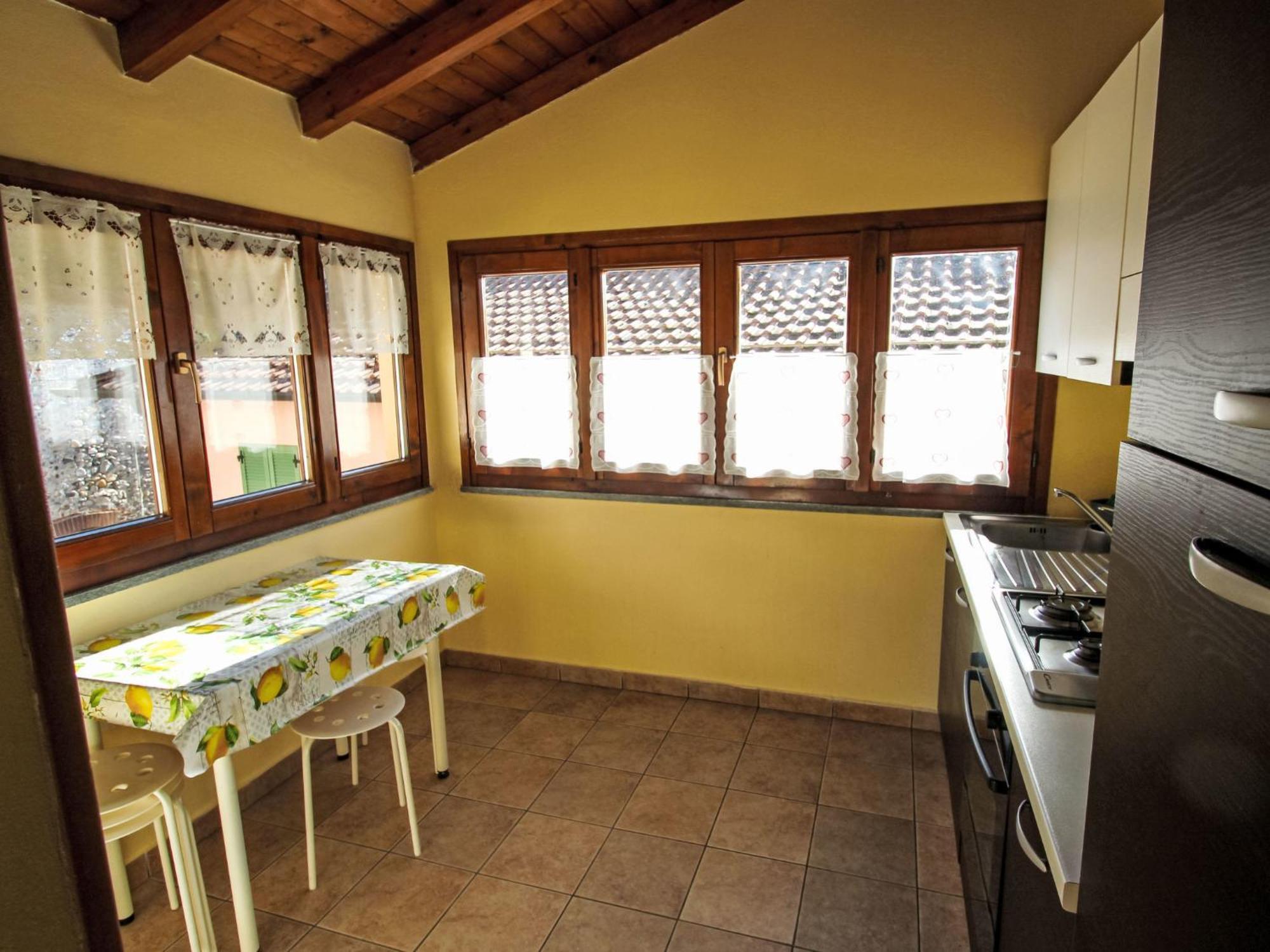 Apartment Roma By Interhome Porto Valtravaglia Eksteriør bilde